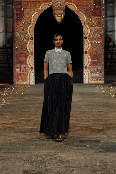 Look 97